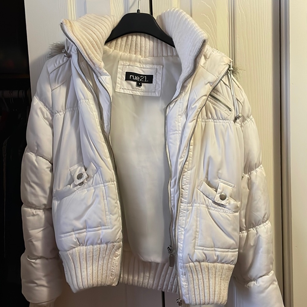 The 21 winter coat. White. Small